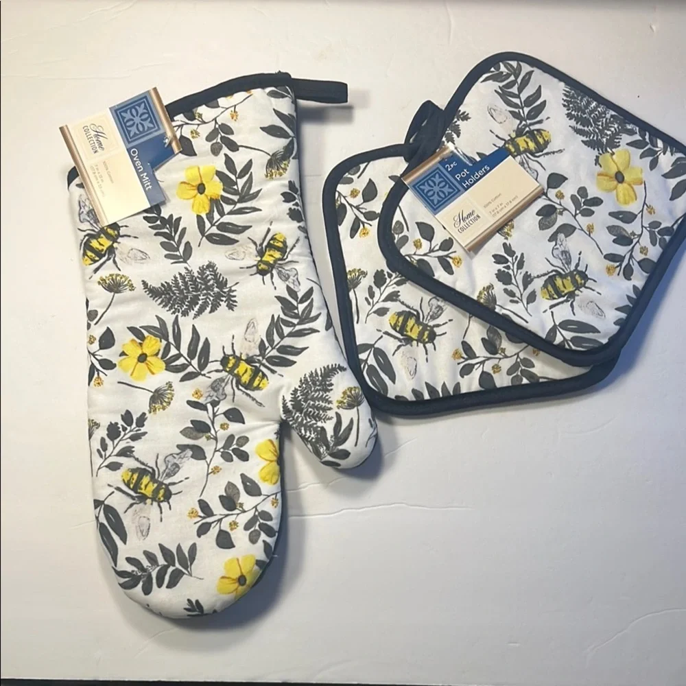 Floral Bee 🐝 Oven Mitt and Pot Holder Set